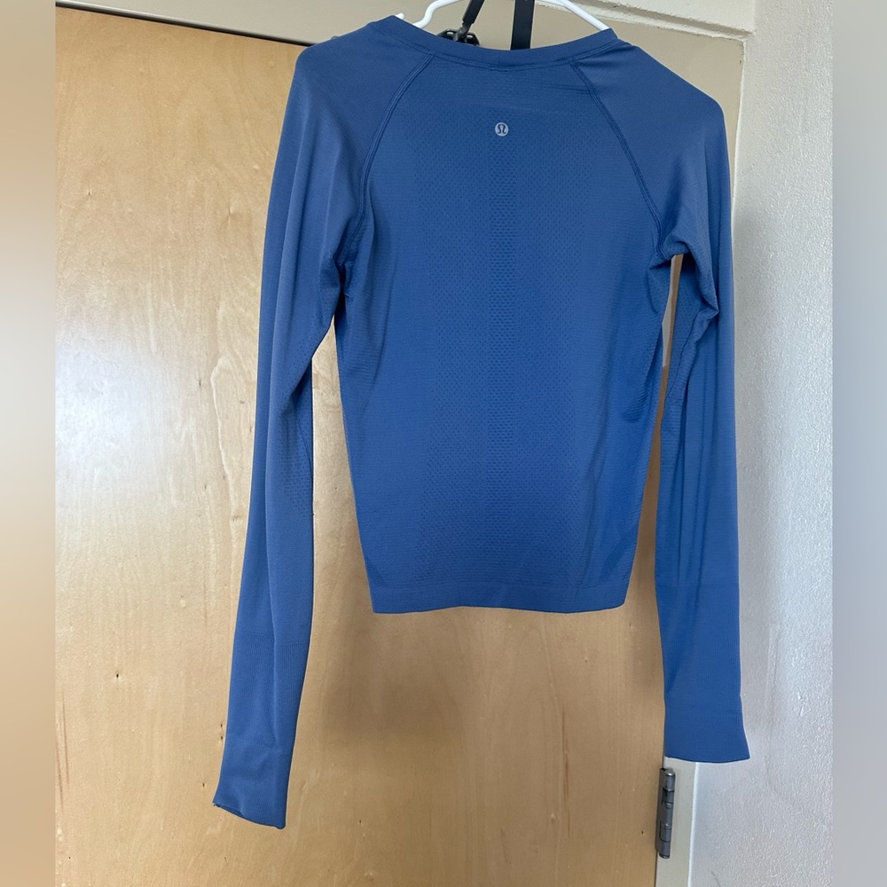 Swiftly tech long sleeve shirt 2.0 *race length- size 6